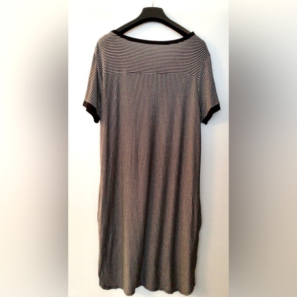 DKNY Black White Striped Jersey T-Shirt Dress with side pockets - Small - Picture 2 of 4